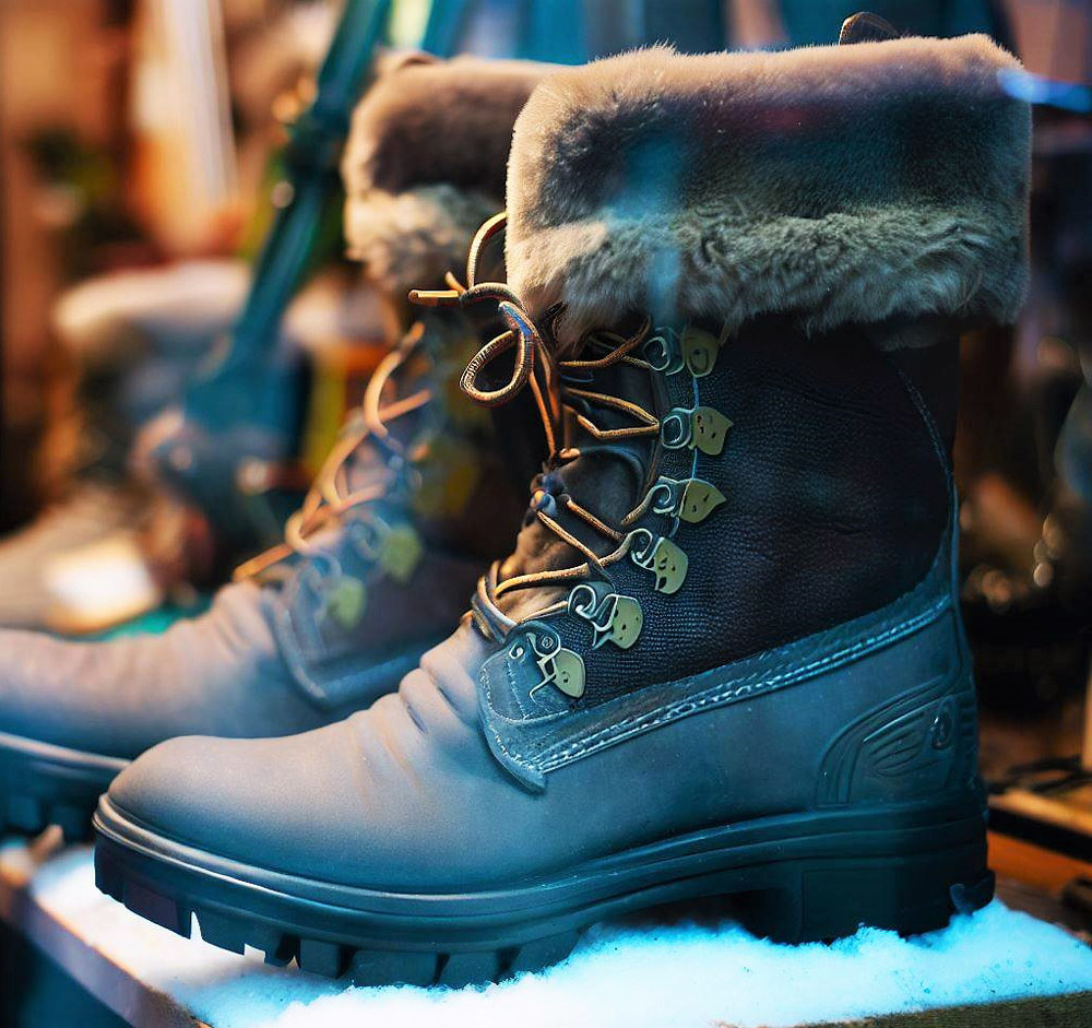 Clam Outdoors Boots For Ice Fishing